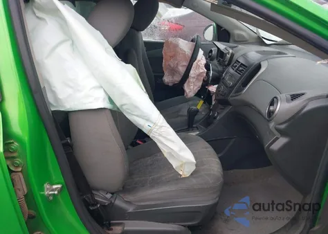 2015 Chevrolet Sonic Lt Auto из США, поврежденный, VIN 1G1JC6SH7F4140526